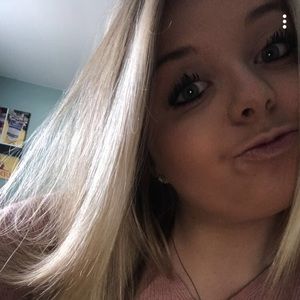 Meet your Posher, Brenna